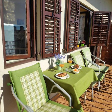 Apartments Niko Omis Exterior photo