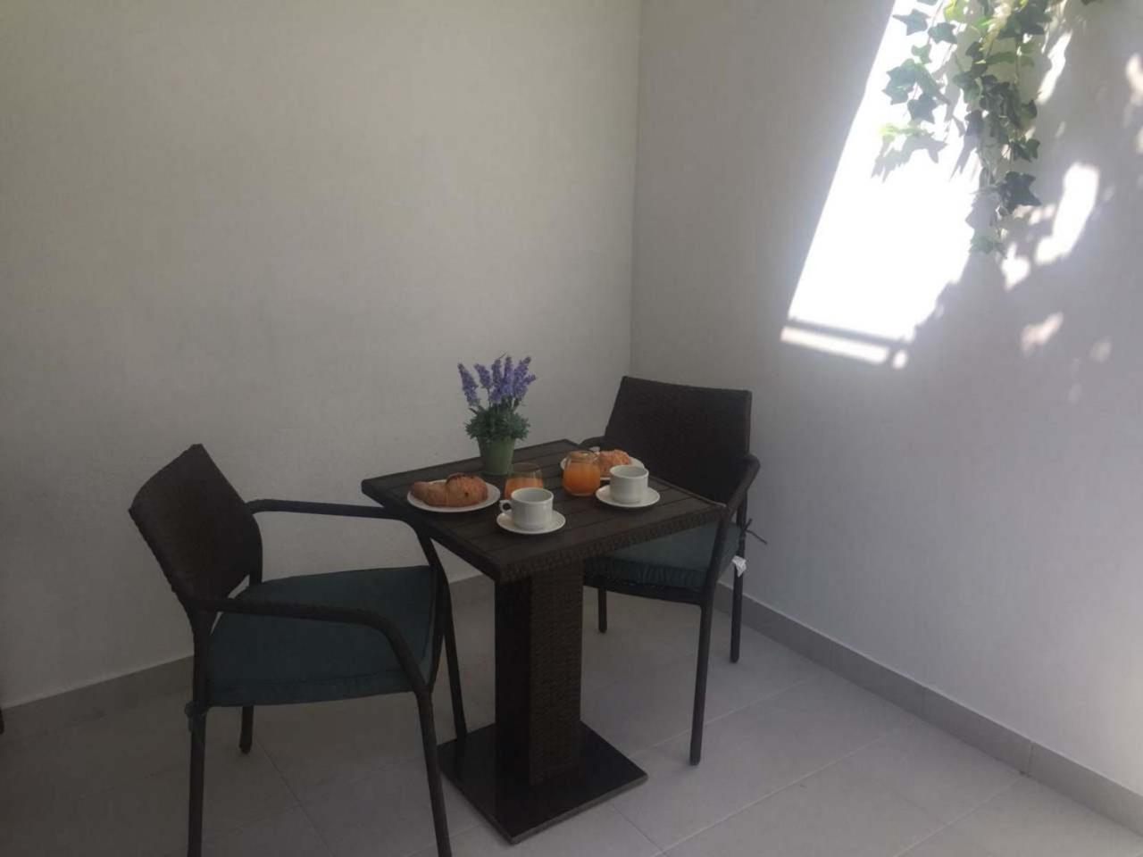 Apartments Niko Omis Exterior photo