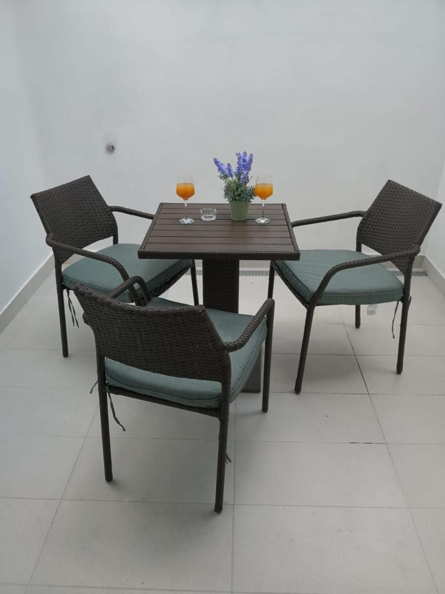 Apartments Niko Omis Exterior photo