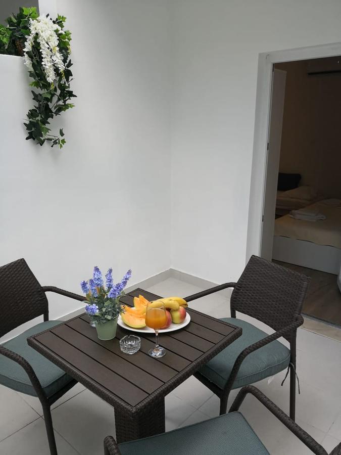 Apartments Niko Omis Exterior photo