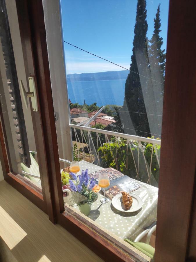 Apartments Niko Omis Exterior photo