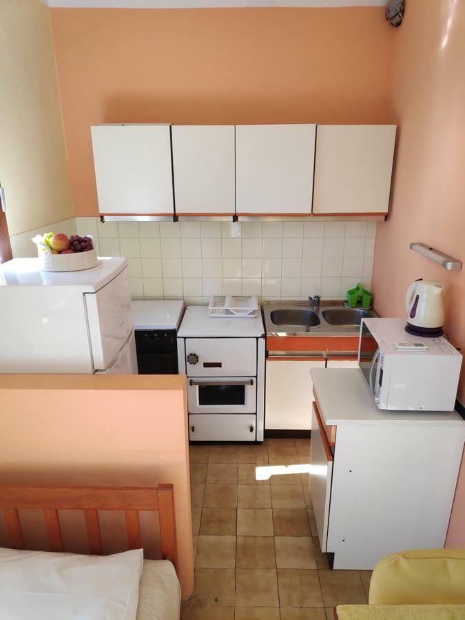 Apartments Niko Omis Exterior photo