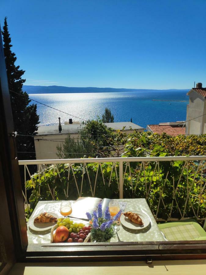 Apartments Niko Omis Exterior photo