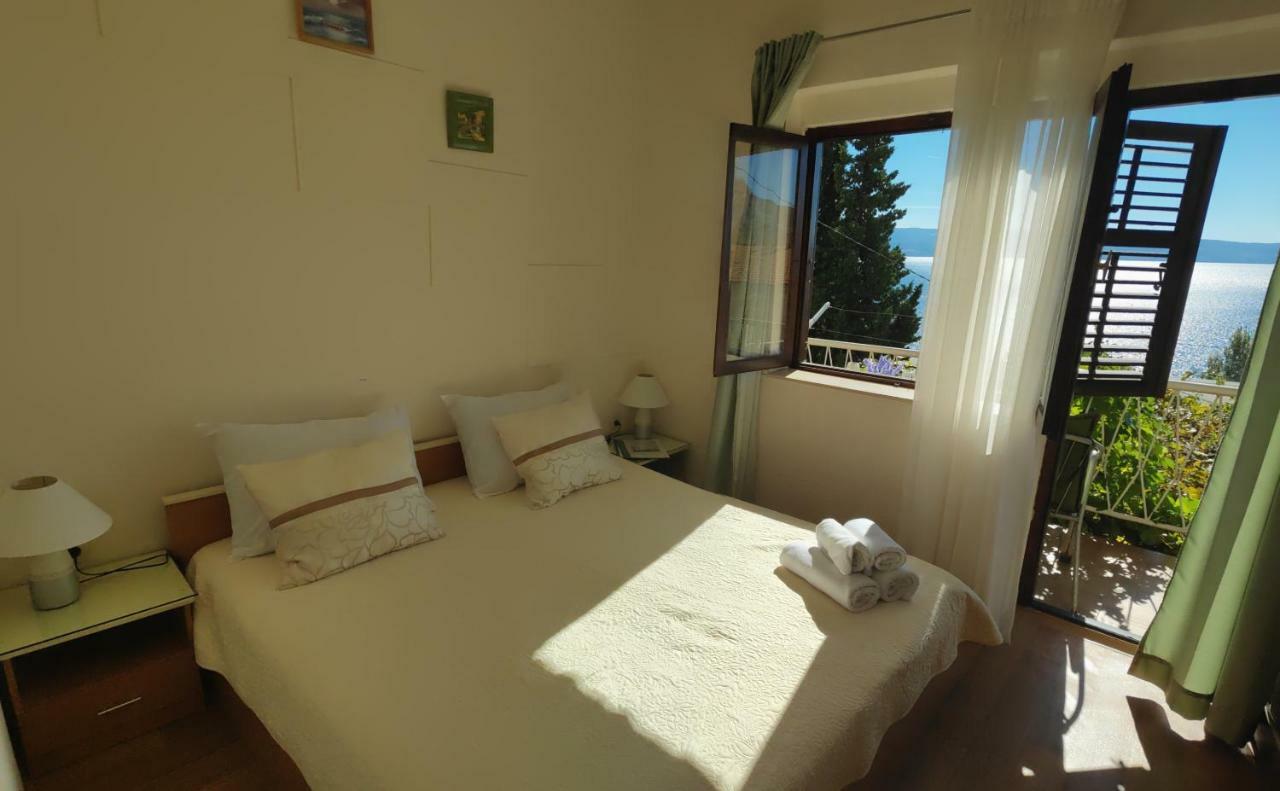 Apartments Niko Omis Exterior photo